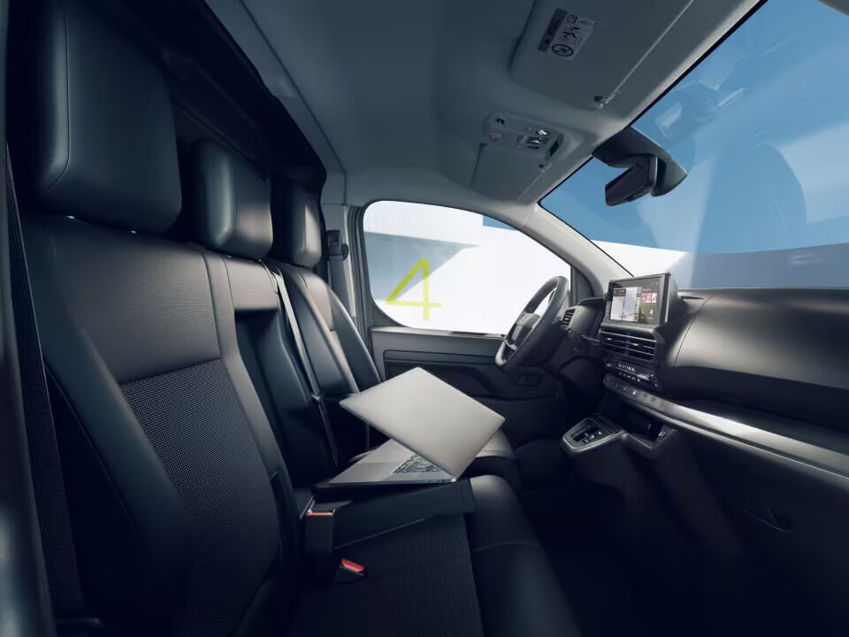 Opel Vivaro — мобільний офіс